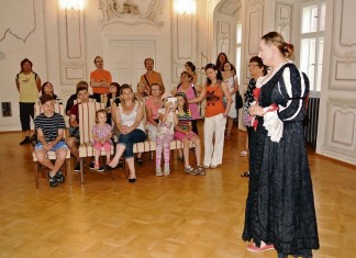 Noc Valdštejnů lákala na večerní prohlídky i gotické sklepení