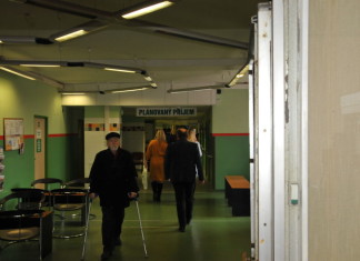 Zákaz návštěv v nemocnicích v Mostě a Ústí skončil