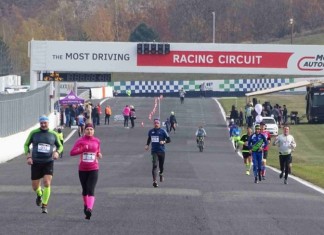 Mostecký primátor udělil záštitu půlmaratonu na autodromu