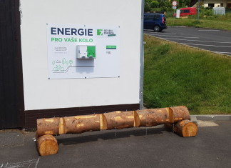 Meziboří už má svou nabíječku elektrokol
