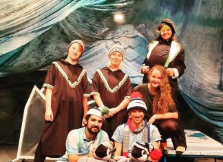 Máte už vstupenky na premiéru “TUČŇÁKŮ” do DIVADLA ROZMANITOSTÍ?