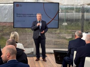 Jako prvni privital ucastniky setkani v Elektrarne Prunerov hejtman Usteckeho kraje Richard Brabec