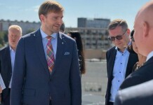 Ministr zdravotnictví Adam Vojtěch navštívil nemocnice v kraji