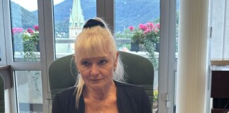 Je jí 74 let a zazářila zazářila na závodech v krasobruslení v Německu