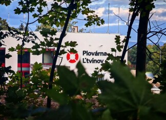 Stavba nové plavecké haly míří do finále